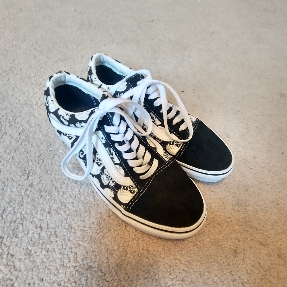 VANS Limited Edition Skull-Print Shoes (Glow-in-the-dark)